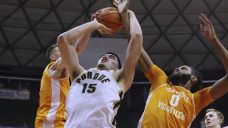 Edey posts double-double, Purdue pulls away to beat Tennessee in Maui Invitational