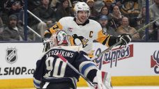 NHL Roundup: Crosby nets 16th career hat trick as Penguins beat Blue Jackets