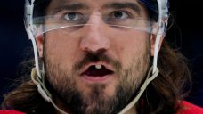 Flames warrior Tanev &#8216;doesn&#8217;t feel pain,&#8217; returns after taking puck to face