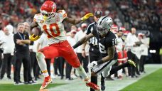 NFL Week 12 Roundup: Chiefs overcome early 14-point deficit to beat Raiders