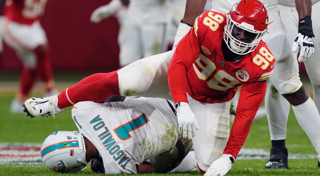 Patrick Mahomes leads Chiefs to victory over Dolphins in historic game