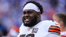 Browns&#8217; Jones out with injury; team will be without both starting tackles vs. Ravens