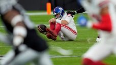 Report: Giants QB Daniel Jones may have sustained significant knee injury