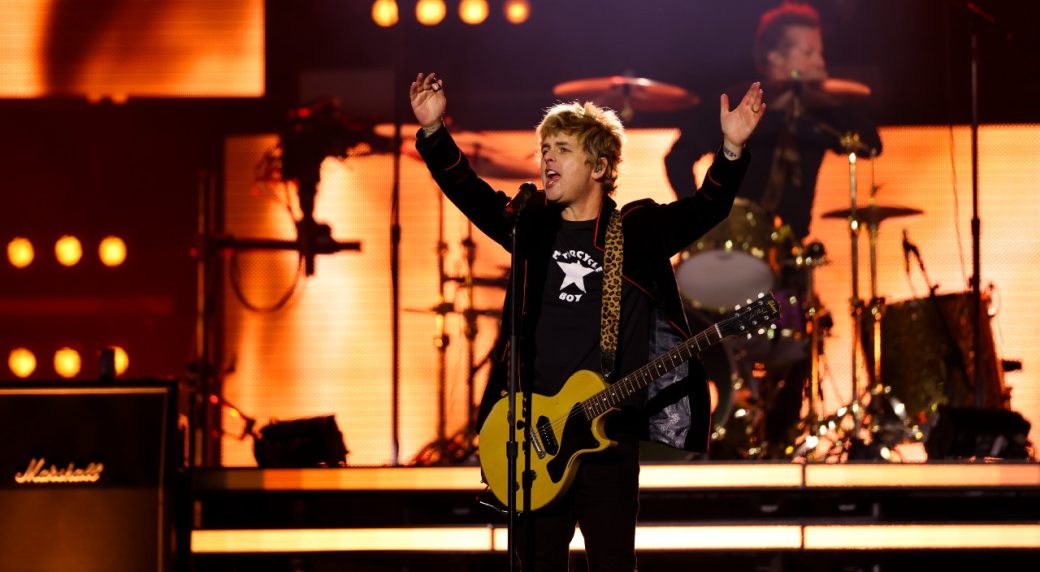 Green Day doesn't disappoint during Grey Cup halftime show in Hamilton