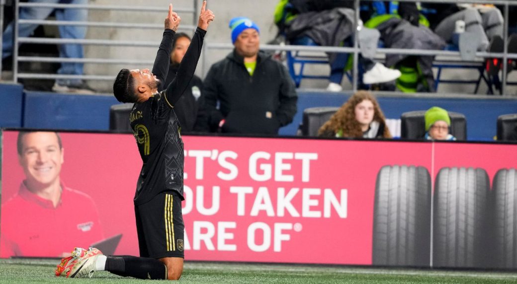 Canadian Crepeau keeps clean sheet, LAFC knocks out Seattle in MLS playoffs