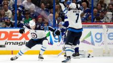 Lowry nets OT winner as Jets beat Lightning, extend win streak to four