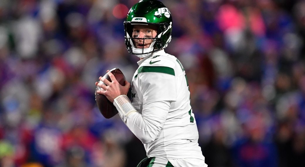 AP Source: Jets waiving QB Tim Boyle, signing Brett Rypien