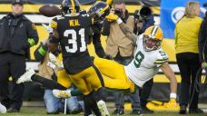 Running backs shine early, defence shines late as Steelers slip past Packers