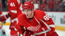 Red Wings&#8217; Kane exits game vs. Maple Leafs with lower-body injury