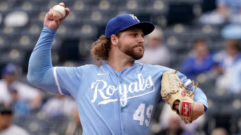 Kansas City Royals starting pitcher Jonathan Heasley throws during the first inning of a baseball game against the Minnesota Twins Thursday, Sept. 22, 2022, in Kansas City, Mo. (Charlie Riedel/AP)