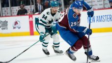 NHL Roundup: MacKinnon extends point streak to 15 games in win over Sharks