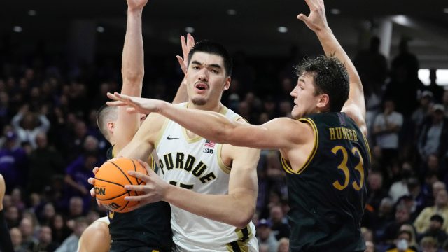 Edey scores 35 points in Toronto homecoming as Purdue beats Alabama