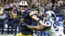 Derek Carr overcomes recent injuries and rough start, leads Saints past Panthers