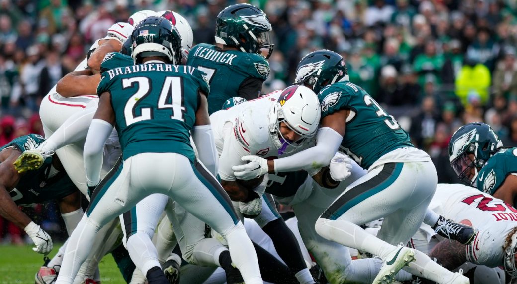 Kyler Murray throws 3 TD passes as Cardinals rally past Eagles