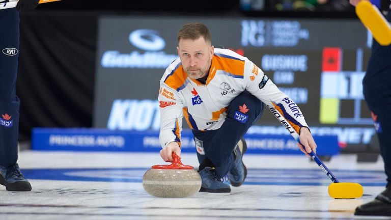 Brad Gushue in action at the WFG Masters on Tuesday, Dec. 12, 2023, at Saskatoon's Merlis Belsher Place. (Anil Mungal/GSOC)