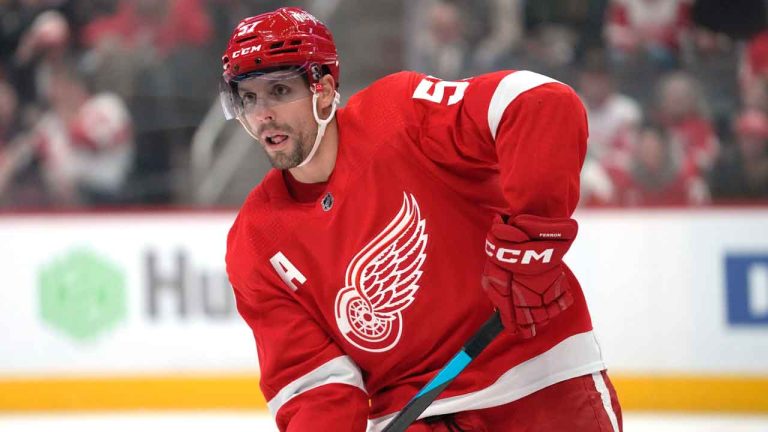 Detroit Red Wings left wing David Perron (57) plays against the Pittsburgh Penguins in the first period of an NHL hockey game. (Paul Sancya/AP)