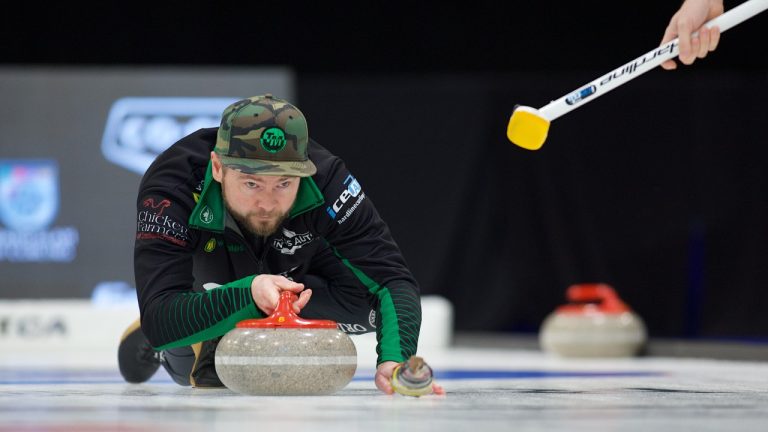 Mike McEwen in action at the WFG Masters on Thursday, Dec. 14, 2023, at Merlis Belsher Place in Saskatoon. (Anil Mungal/GSOC)