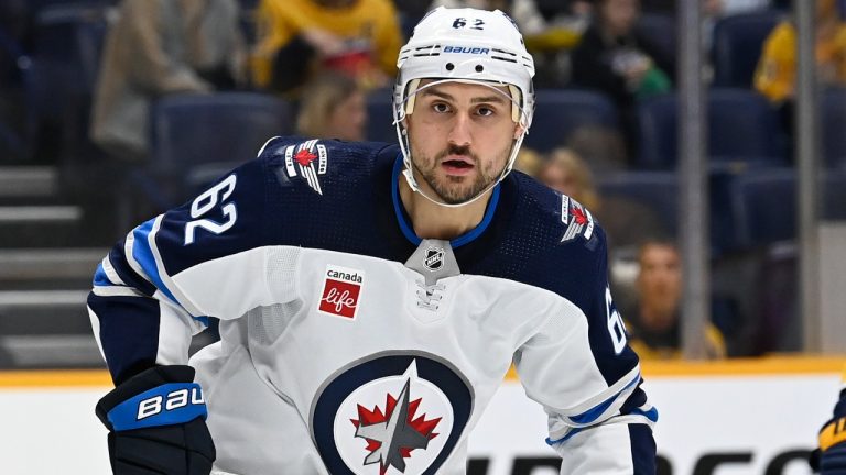 Winnipeg Jets right wing Nino Niederreiter (62) plays against the Nashville Predators during the first period of an NHL hockey game Sunday, Nov. 26, 2023, in Nashville, Tenn. (Mark Zaleski/AP)