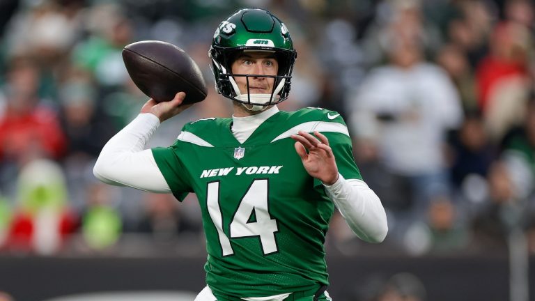 New York Jets quarterback Trevor Siemian (14) passes against the Washington Commanders during the fourth quarter of an NFL football game, Sunday, Dec. 24, 2023, in East Rutherford, N.J. (Adam Hunger/AP)