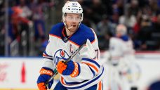 Oilers&#8217; McDavid, Knoblauch vent frustration after lengthy offside review