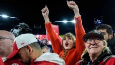 Swift greets Super Bowl-bound Kelce with a kiss after Chiefs win AFC title game