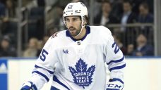 Maple Leafs&#8217; Conor Timmins cleared of mono, returns to practice