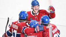 Monahan scores twice, Canadiens hang on for win vs. Islanders in Roy&#8217;s homecoming