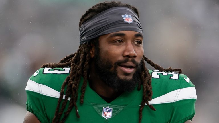 New York Jets running back Dalvin Cook (33) warms up before playing against the Atlanta Falcons in an NFL football game, Sunday, Dec. 3, 2023, in East Rutherford, N.J. (AP Photo/Adam Hunger)