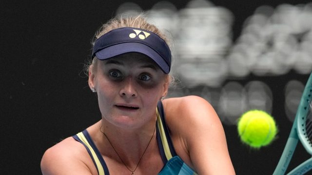 No. 1 Swiatek ousted at Australian Open by Czech teenager Noskova