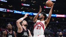 Shorthanded Raptors miss out on storybook win on Leonard&#8217;s pay day