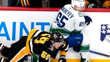 Pettersson scores game-winner in OT as Canucks top Penguins