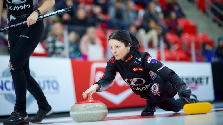 Kerri Einarson in action during the Co-op Canadian Open on Tuesday, Jan. 16, 2024, in Red Deer, Alta. (Anil Mungal/GSOC)