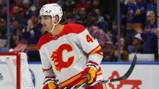 Flames&#8217; Gilbert leaves game vs. Predators with injury