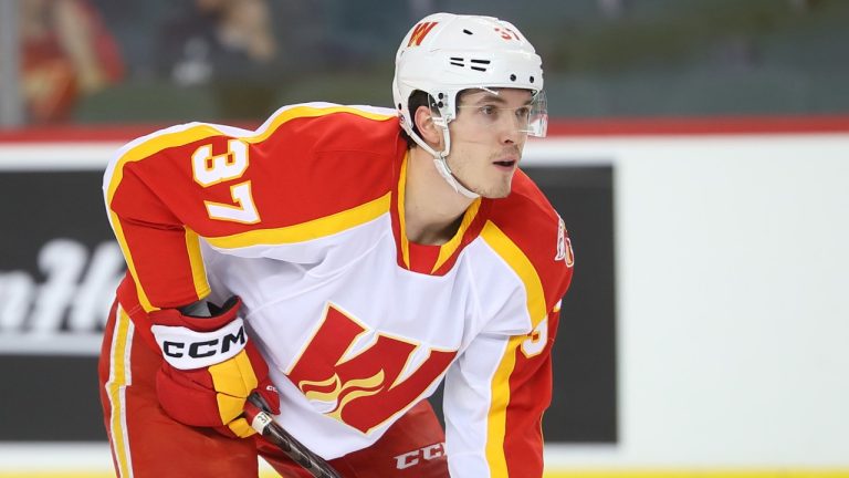 Yan Kuznetsov pictured with the Calgary Wranglers of the American Hockey League. (Twitter/@NHLFlames)