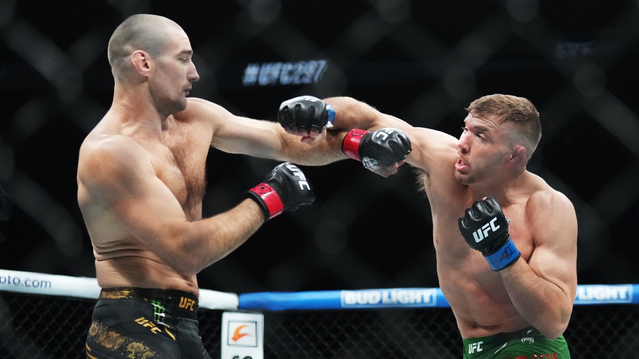 Looking back at first Du Plessis vs. Strickland bout before UFC 312 rematch