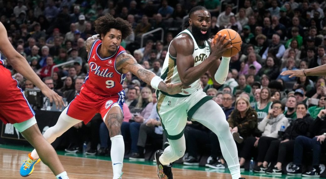 Jaylen Brown scores 30, Celtics pull away in fourth to beat 76ers