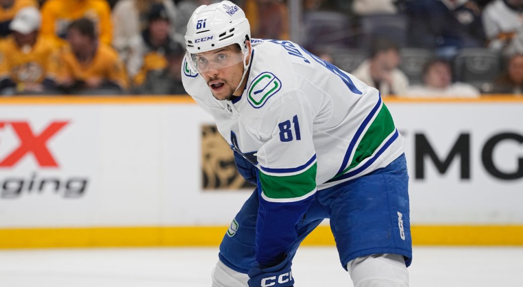 Canucks' Joshua to be evaluated for upperbody injury, no timeline for