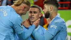 Phil Foden brace leads Man City&#8217;s fightback win over Man United