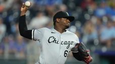 White Sox trade reliever Gregory Santos to Mariners