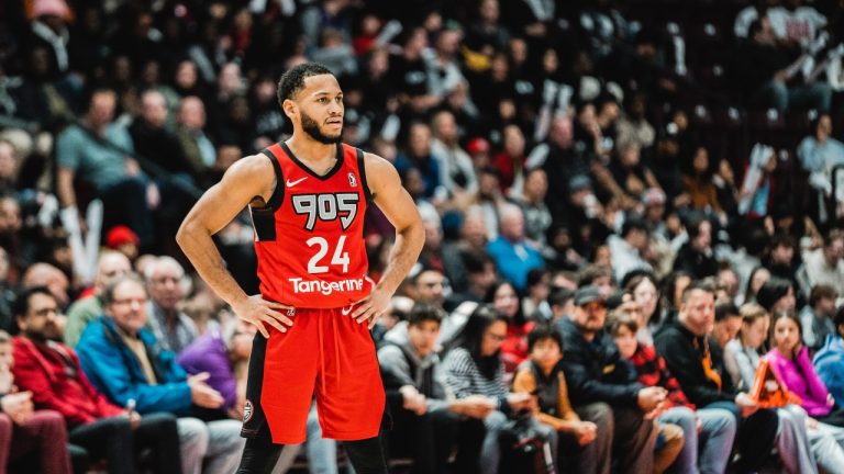  Markquis Nowell of Raptors 905 during a game against the Wisconsin Herd on Saturday, Dec. 30, 2023. (Drew Yang)