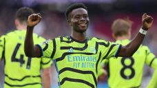 Premier League Roundup: Saka&#8217;s brace helps Arsenal hammer West Ham