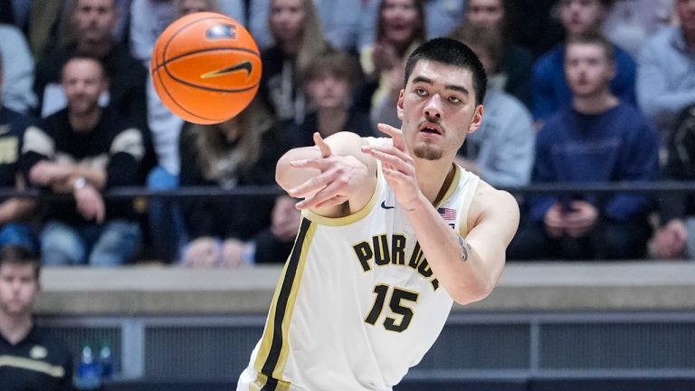 Purdue's Zach Edey. (Michael Conroy/AP)