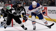 With Kings playing hard for new coach, flat Oilers have no answers