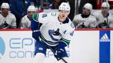 Amid outside noise, Canucks&#8217; Pettersson trying to focus on things he can control