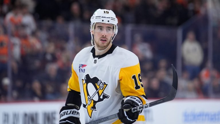 Pittsburgh Penguins' Reilly Smith plays during an NHL hockey game, Monday, Jan. 8, 2024, in Philadelphia. (Matt Slocum/AP Photo)