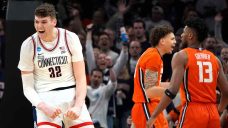 Donovan Clingan, UConn power back into Final Four behind 30-0 run in rout of Illinois