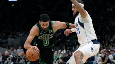 NBA Roundup: NBA-leading Celtics beat Mavericks for 10th straight victory