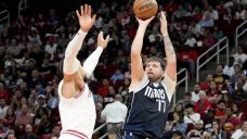 Doncic, Mavericks win seventh straight, snap Rockets&#8217; 11-game win streak