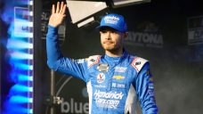 Kyle Larson wins again at Las Vegas to keep Chevrolet undefeated on season