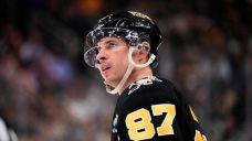 Penguins&#8217; Sidney Crosby signs two-year extension with $8.7M AAV